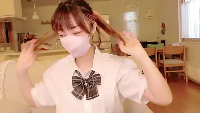 SUZU_1201 on StripChat