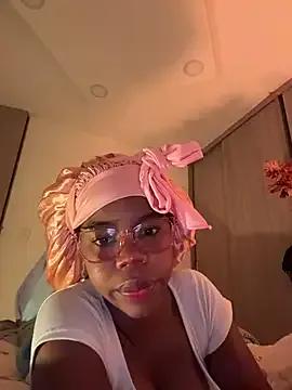 StripChat Sweet-Jade is Private Sweet-Jade — I get naked and oil my body