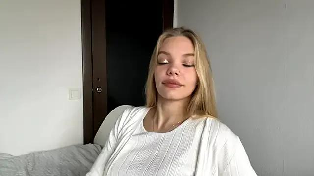 SweetAmelia69 on StripChat