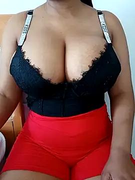 Sweetbxxx24 on StripChat 