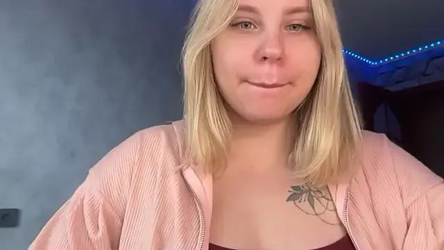 Thalia__Star — Freechat on StripChat