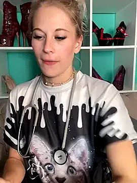 TheRealJessyLey on StripChat