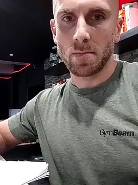 Freechat trainwithme on StripChat