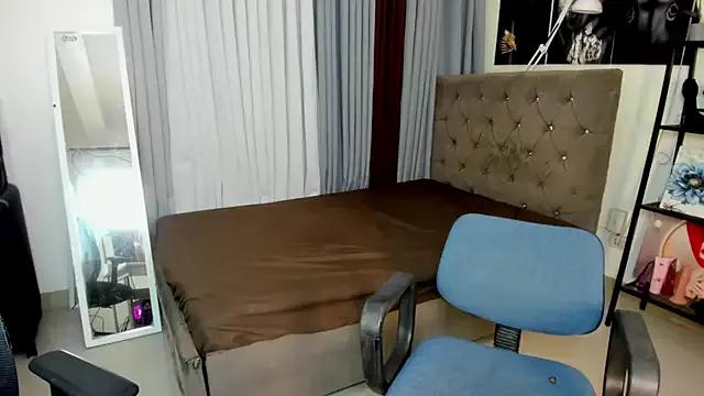 Freechat urfantasyhotbaby on StripChat