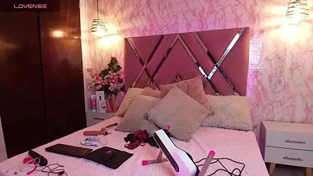 Freechat Venuss1_ on StripChat