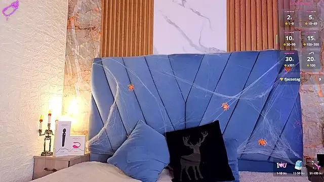 Freechat violett__golden on StripChat