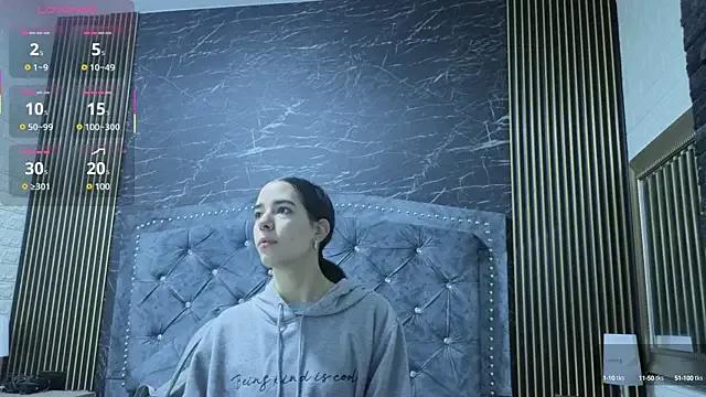 Freechat violett__golden on StripChat