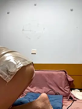 Freechat water-h on StripChat