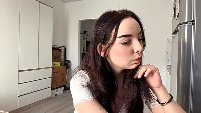 WhiteNoiseJoy on StripChat