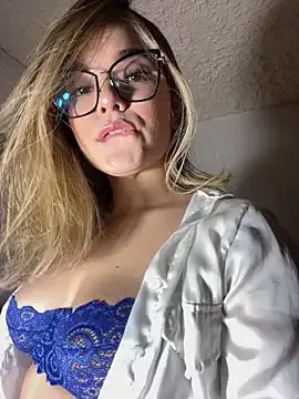 Xxx_Amy on StripChat
