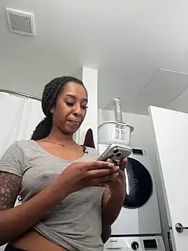 Freechat Your_Paris on StripChat