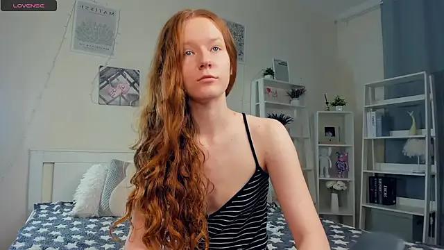 StripChat ZaraBluitt is Freechat ZaraBluitt — riding on pillow