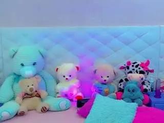 alanna-dollsx on CamSoda