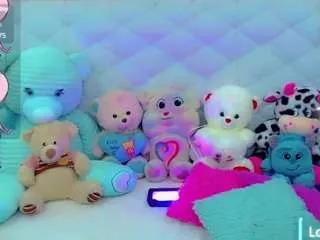 alanna-dollsx on CamSoda 