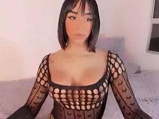 bellahottestt on CamSoda 
