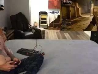 canadaguy1978 on CamSoda 
