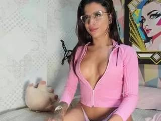 daniirosee on CamSoda