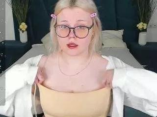 elielee on CamSoda 