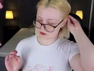 elielee on CamSoda 