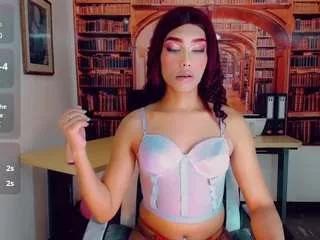 emeli-roushot on CamSoda 