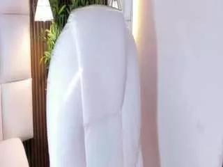 emilycortezz on CamSoda