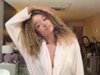 emmawilliams1 on CamSoda 