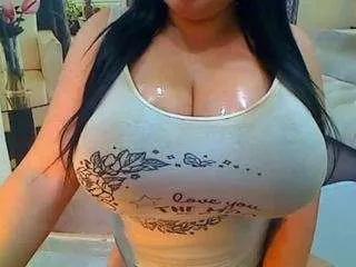 hillarysofia on CamSoda 