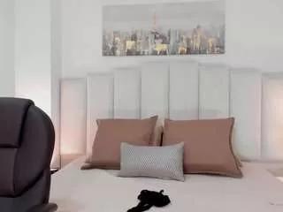 laylaa-breezee on CamSoda 