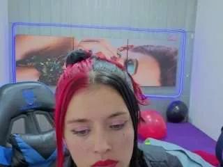 lucia-21 on CamSoda