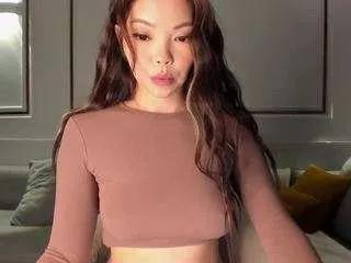 moonlovee on CamSoda 