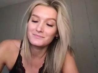 nancy-babe20 on CamSoda 