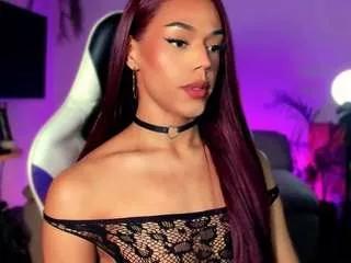 queen-violett1 on CamSoda 