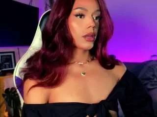 queen-violett1 on CamSoda 