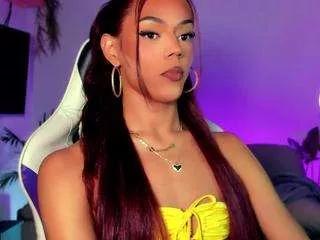 queen-violett1 on CamSoda 