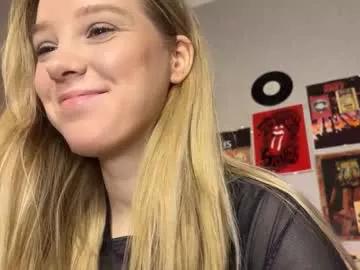 darleneferran — Heeeeyy, My name is Lina!! GOAL: ICE SHOW   #blonde #shy #new #18 #bigboobs [0 tokens remaining]