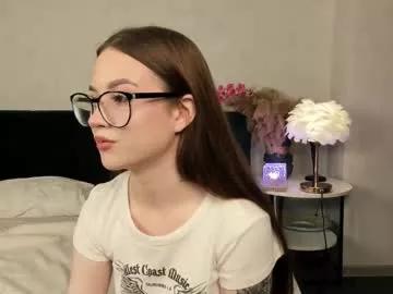 dolly_gleam — GOAL: kiss ass by cam 5x [18 tokens remaining] I'm new here, I'm waiting for you on my sweet show  #young #brunette #skinny #teen #18