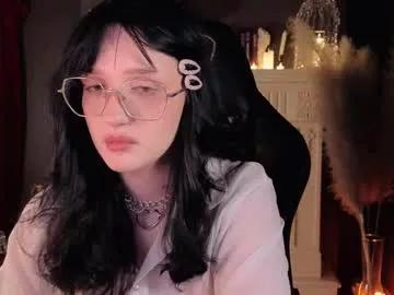 eliejay — flowing drops on my neck and boobs #lovense #shy #nonude #bigass #cute [222 tokens remaining]