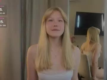 emily_shepard — GOAL: bring your face very close [0 tokens remaining] hi happy to see you my name is Emily i'm new here! #asian #18 #hairy #german #blonde