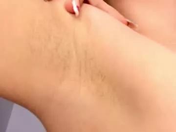 Freechat lia_queen610 on Chaturbate