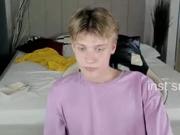 louie_evans — GOAL: cum show [1908 tokens remaining] aquadisco #new #twink #18 #young #feet