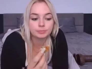 margot_robbie7 — OF sale! goal: toplesspvt is open! #blonde #pawg #canadian #18 #teen