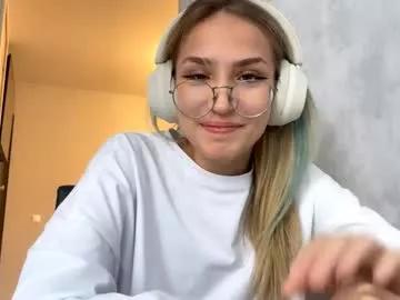 maryaliceprinn — Goal: Warm me I am new here and your support is very important to me! Thank you! ^^ #teen #18 #cute #new #shy [319 tokens remaining]
