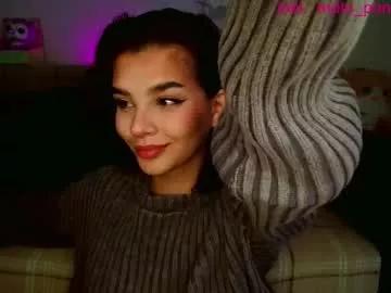 moto_ponchik on Chaturbate 