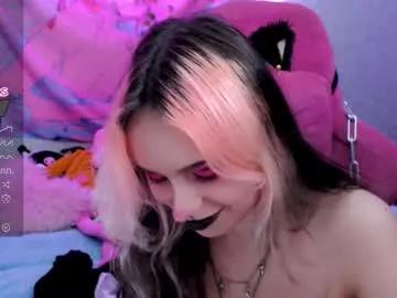 Freechat pineapple_dope on Chaturbate