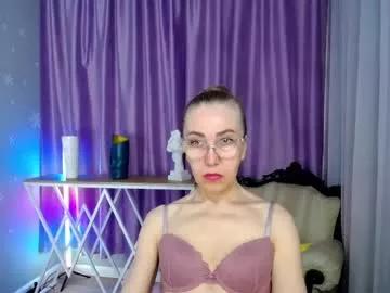 queen_a_n_i on Chaturbate 