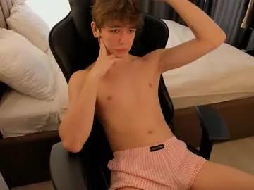 sw33theart_b0y on Chaturbate 