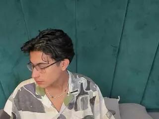 aaron_ez on Flirt4Free 
