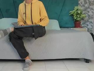 aaron_ez on Flirt4Free 