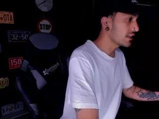 daamian_cox on Flirt4Free 