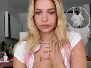 maci_reynolds on Flirt4Free